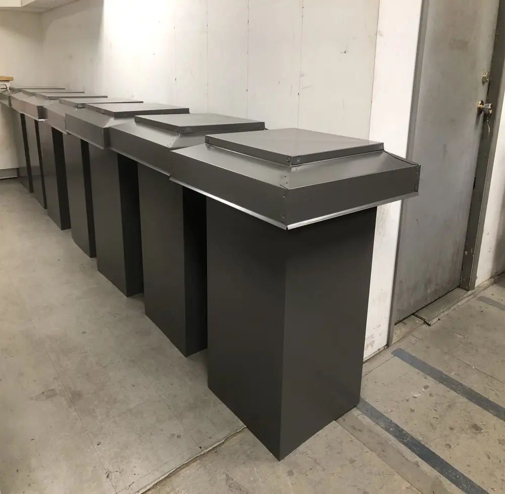 Ventilateurs surélevés fabriqués en un morceau, en atelier