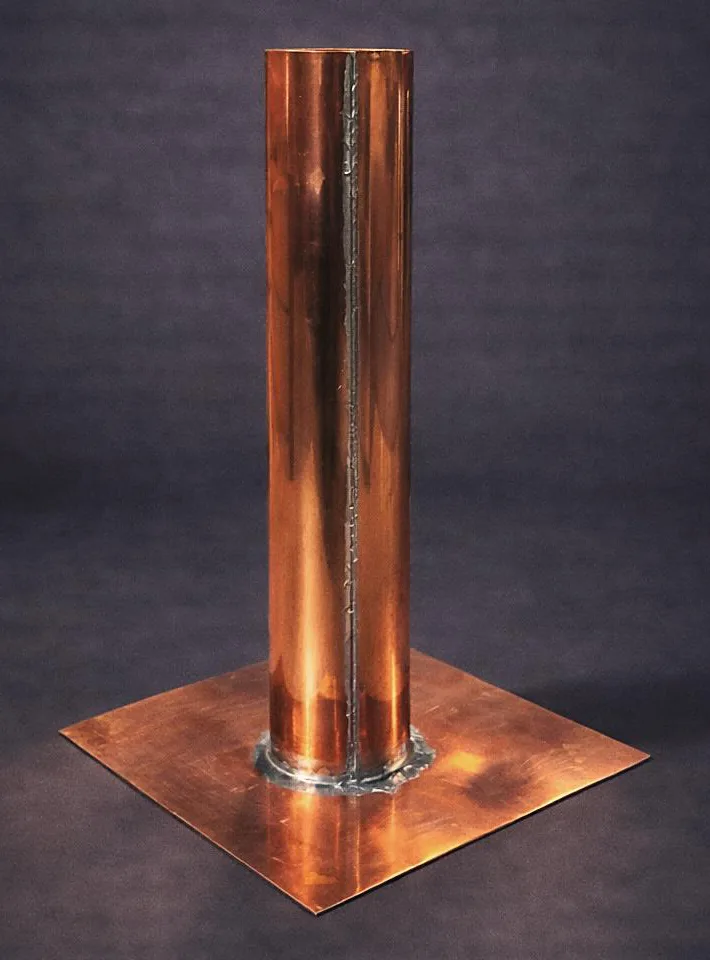 Drain de cuivre régulier : tube de cuivre avec soudure longitudinale sur plaque carrée