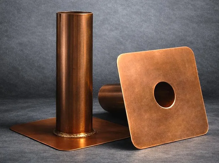 Drain de cuivre SUPREME : tube et plaque carrée en cuivre soudés